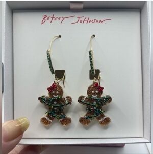 NWT BETSEY JOHNSON GINGERBREAD IN TREE LIGHTS DANGLE EARRINGS ❤️💚✨️